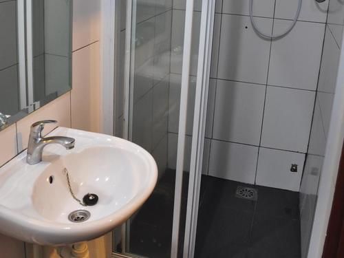 Switz Paradise Hotel - 5 Minute Walk To Centre Point And 10 Minute Walk To Waterfront- Kota Kinabalu Ngoại thất bức ảnh