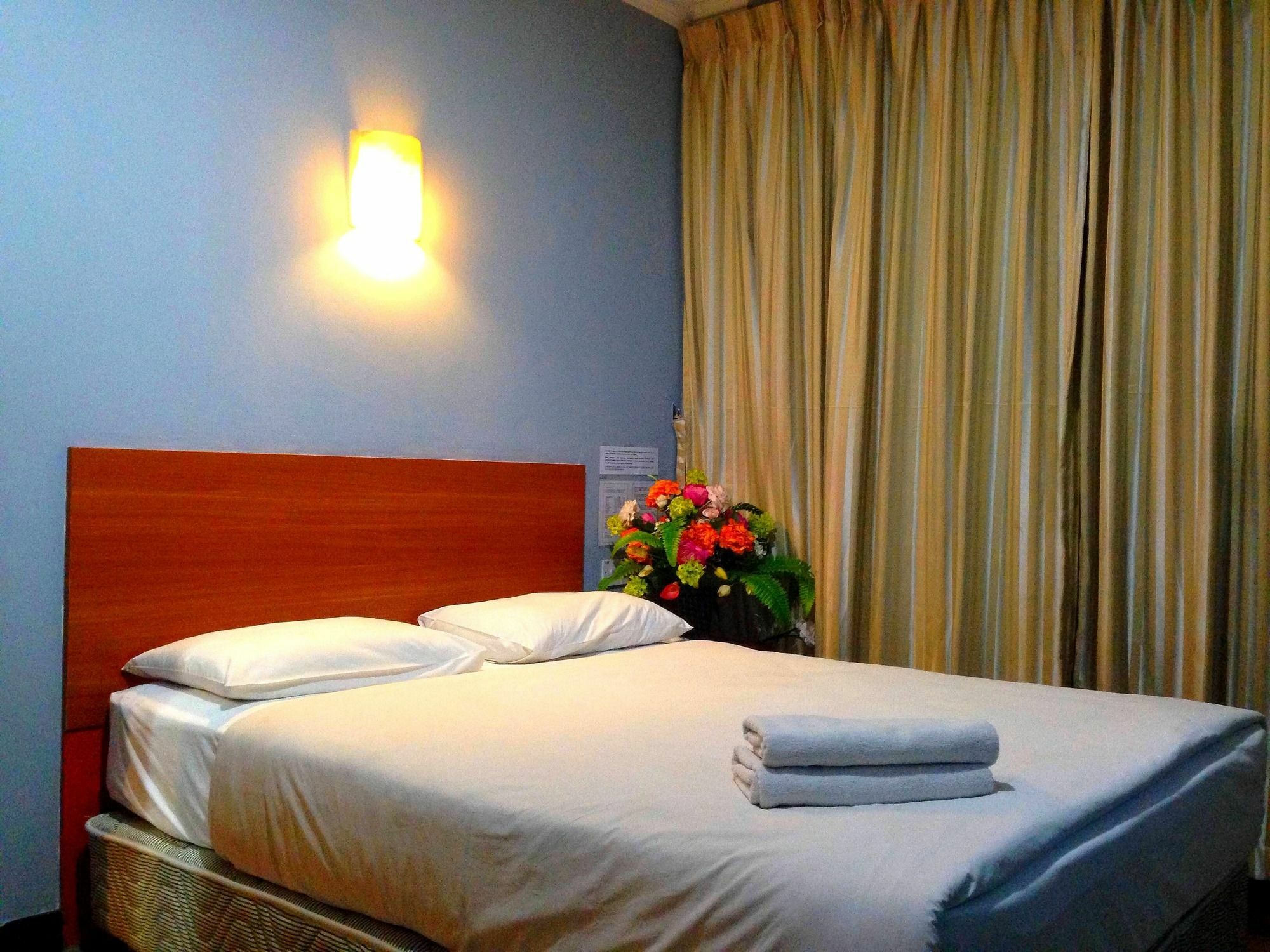 Switz Paradise Hotel - 5 Minute Walk To Centre Point And 10 Minute Walk To Waterfront- Kota Kinabalu Ngoại thất bức ảnh